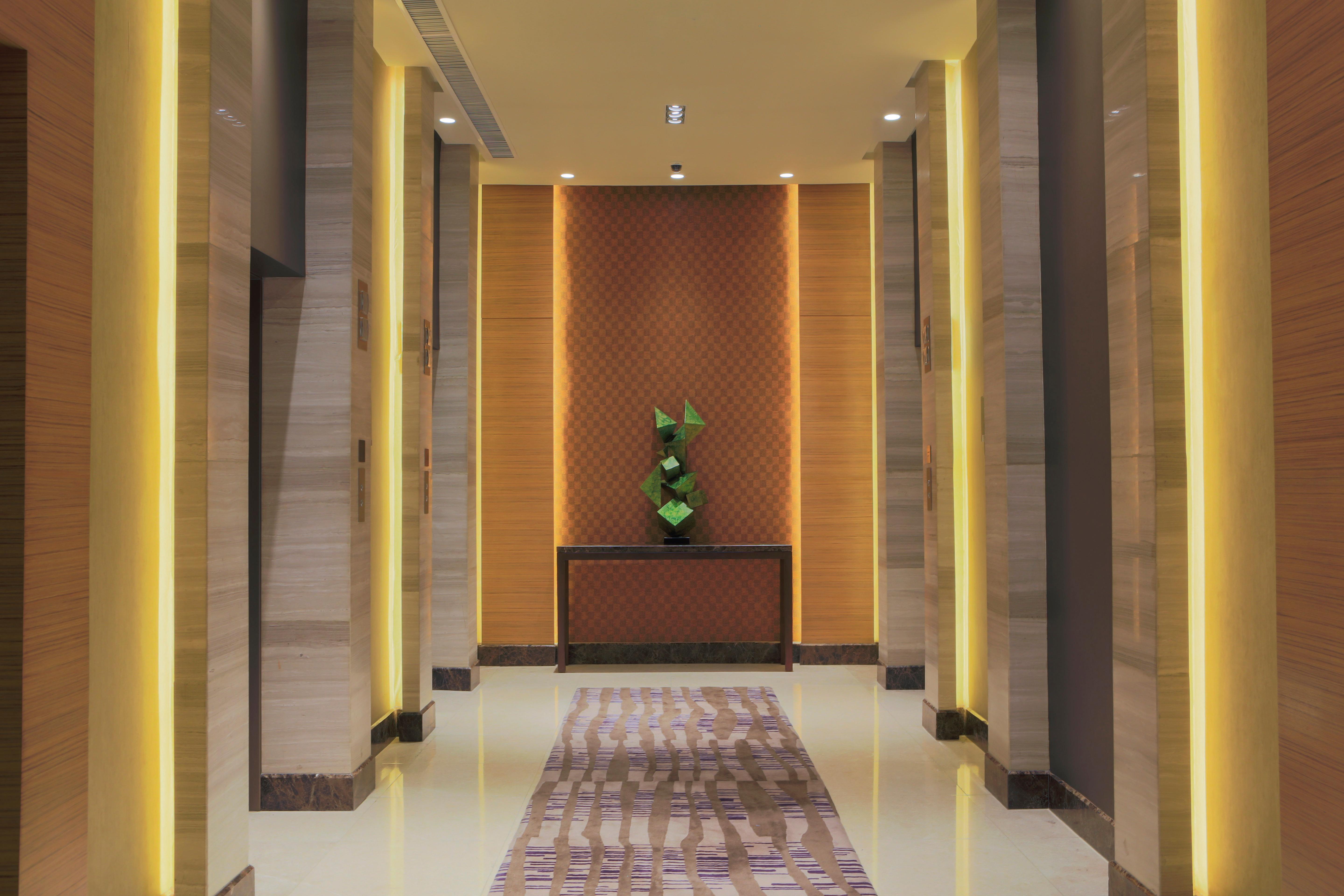 Holiday Inn & Suites Makati By Ihg Makati City Exterior photo The interior of the hotel