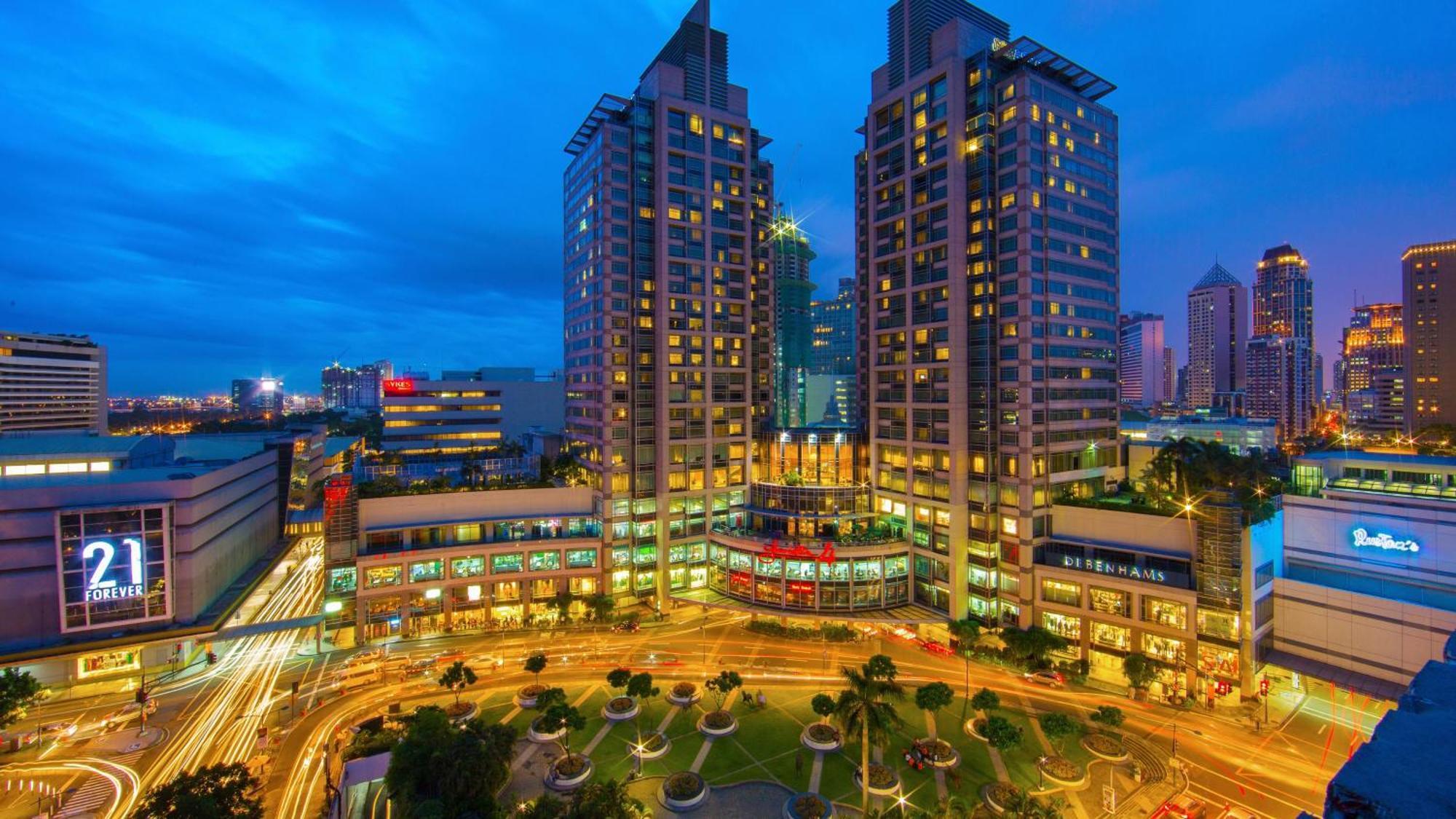 Holiday Inn & Suites Makati By Ihg Makati City Exterior photo